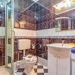 3 Bedroom Cozy In