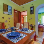 Διαμέρισμα 3 Bedroom Cozy In