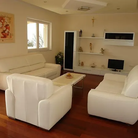 아파트 Cozy In With House Sea View 크리크베니카
