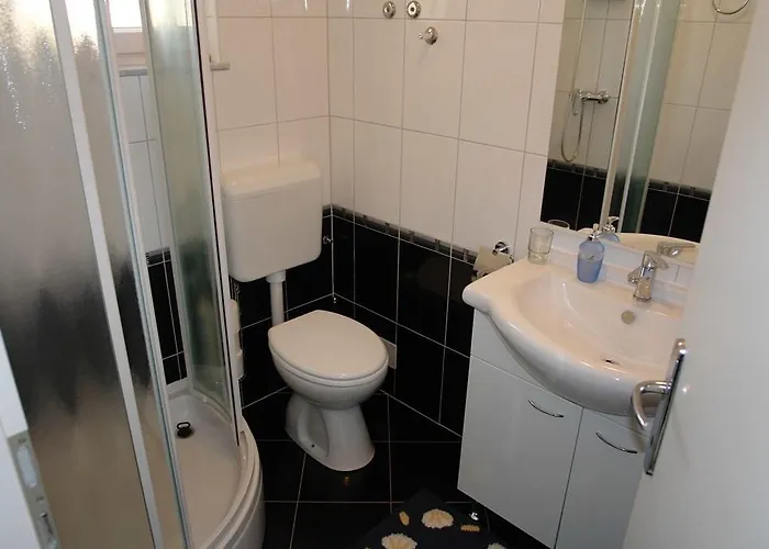 3 Bedroom Cozy In *