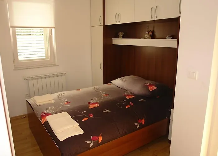 3 Bedroom Cozy In *