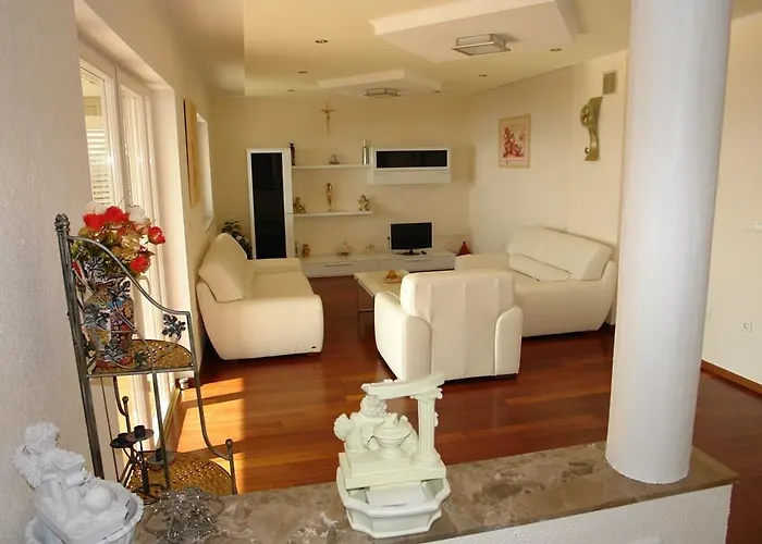 3 Bedroom Cozy In Apartman Crikvenica