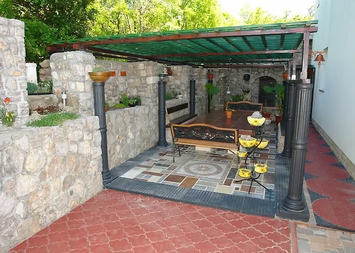 3 Bedroom Cozy In Apartman *