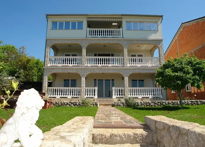 3 Bedroom Cozy In * Crikvenica